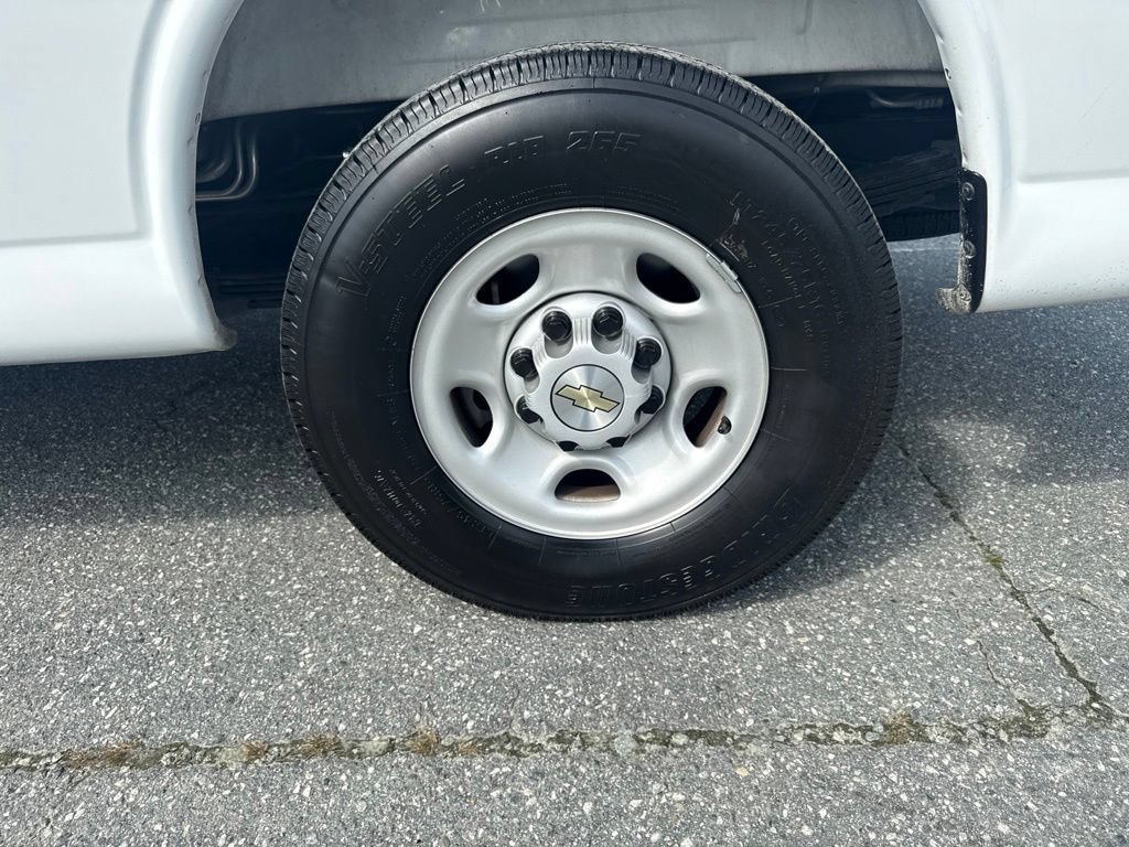 Used 2025 Chevrolet Express 3500 LS RWD image 18