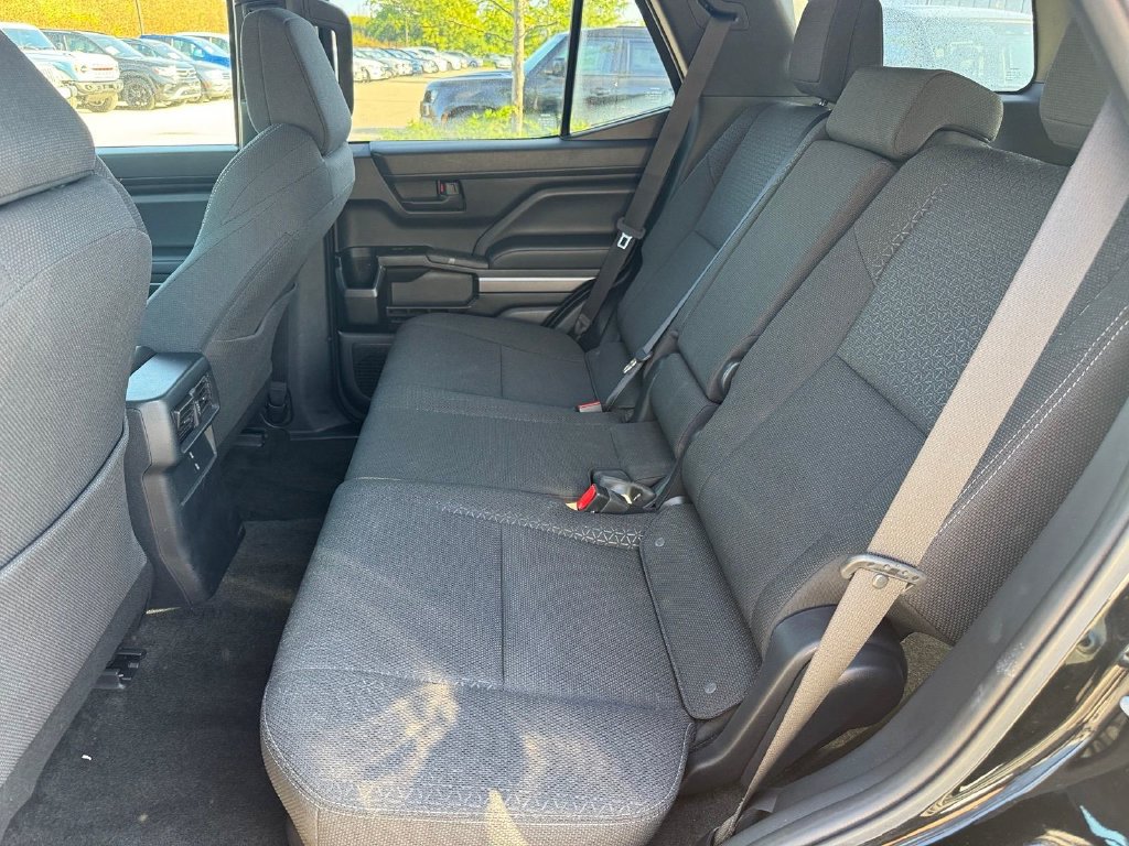 Used 2025 Toyota 4Runner SR5 AWD/4WD image 7