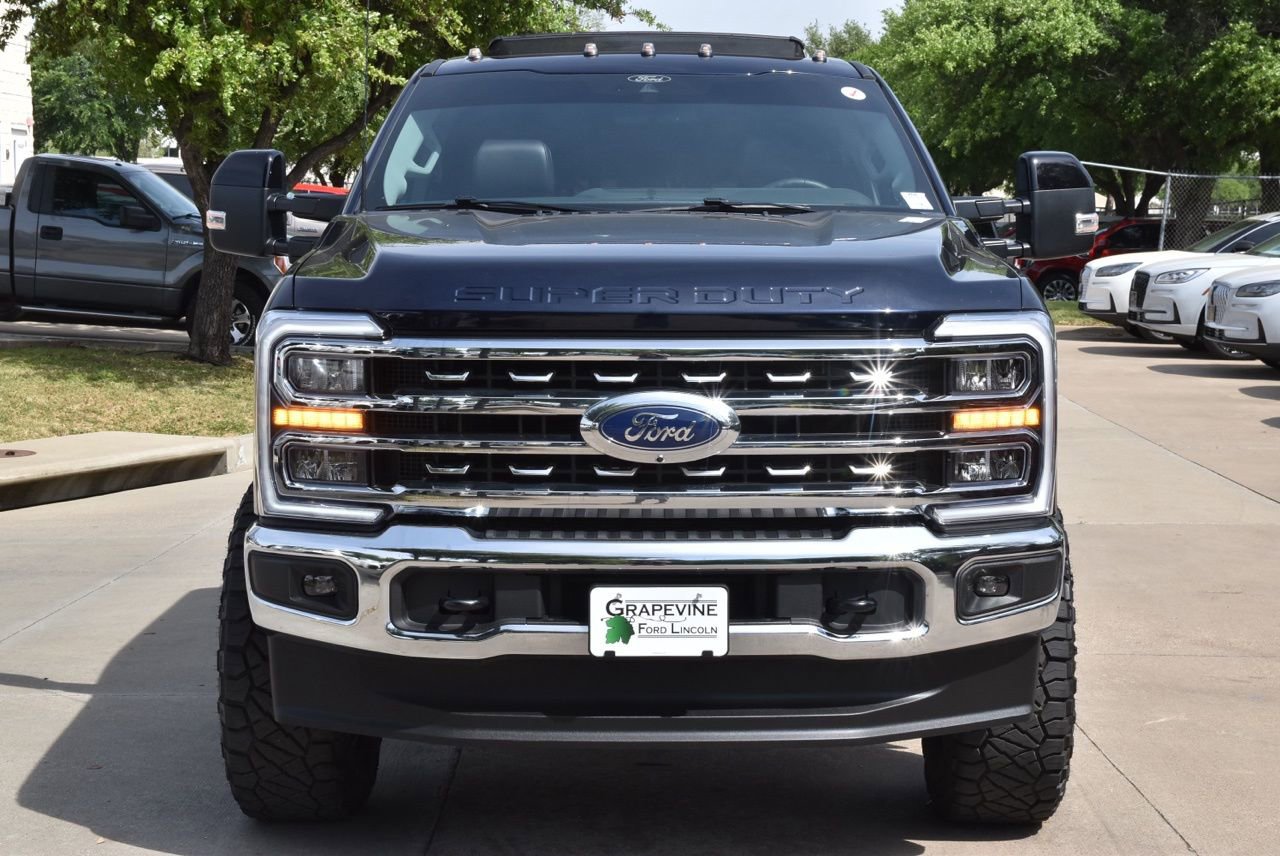 Used 2025 Ford F250 Lariat image 3