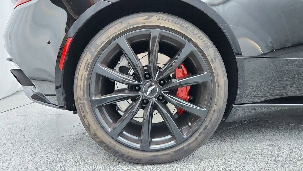 Used 2018 Aston Martin DB11 Coupe image 15