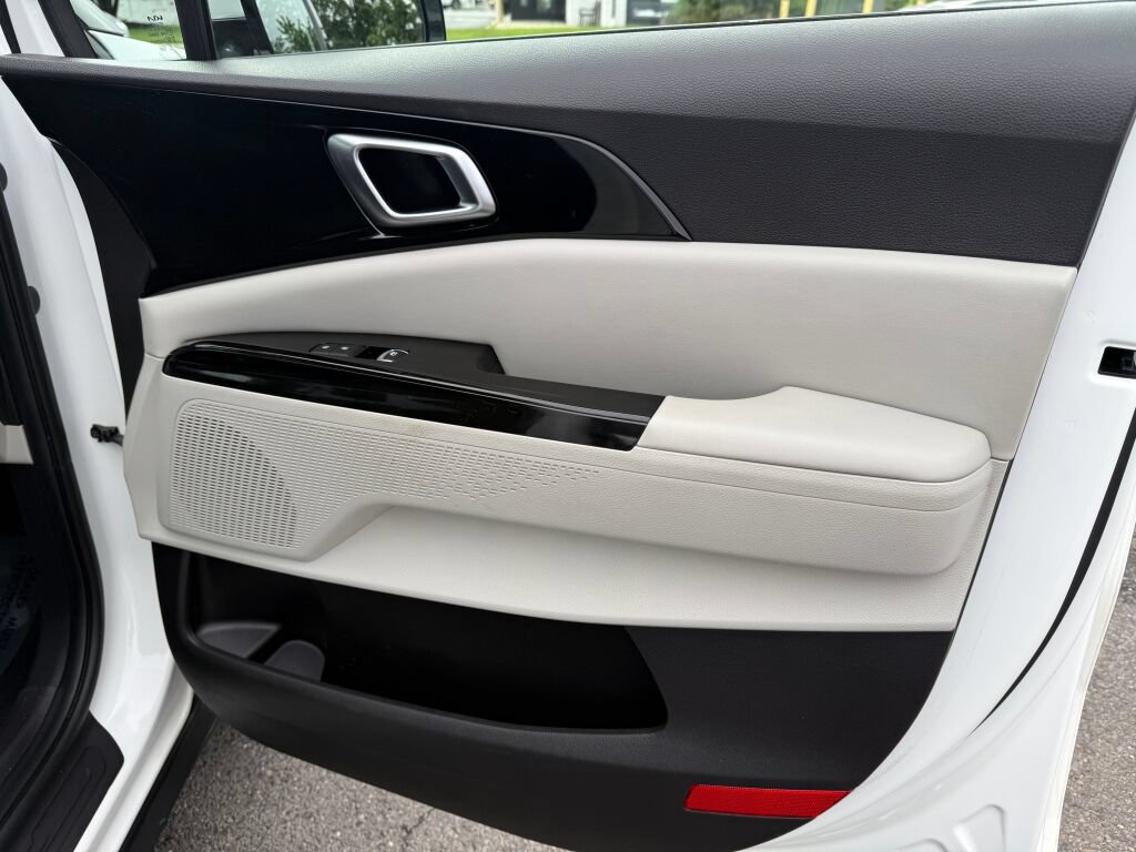 Used 2023 Kia Carnival SX FWD image 29