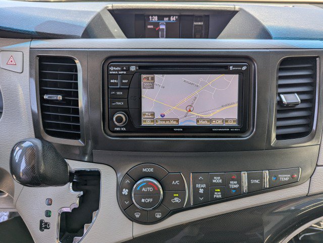 Used 2014 Toyota Sienna SE FWD image 20