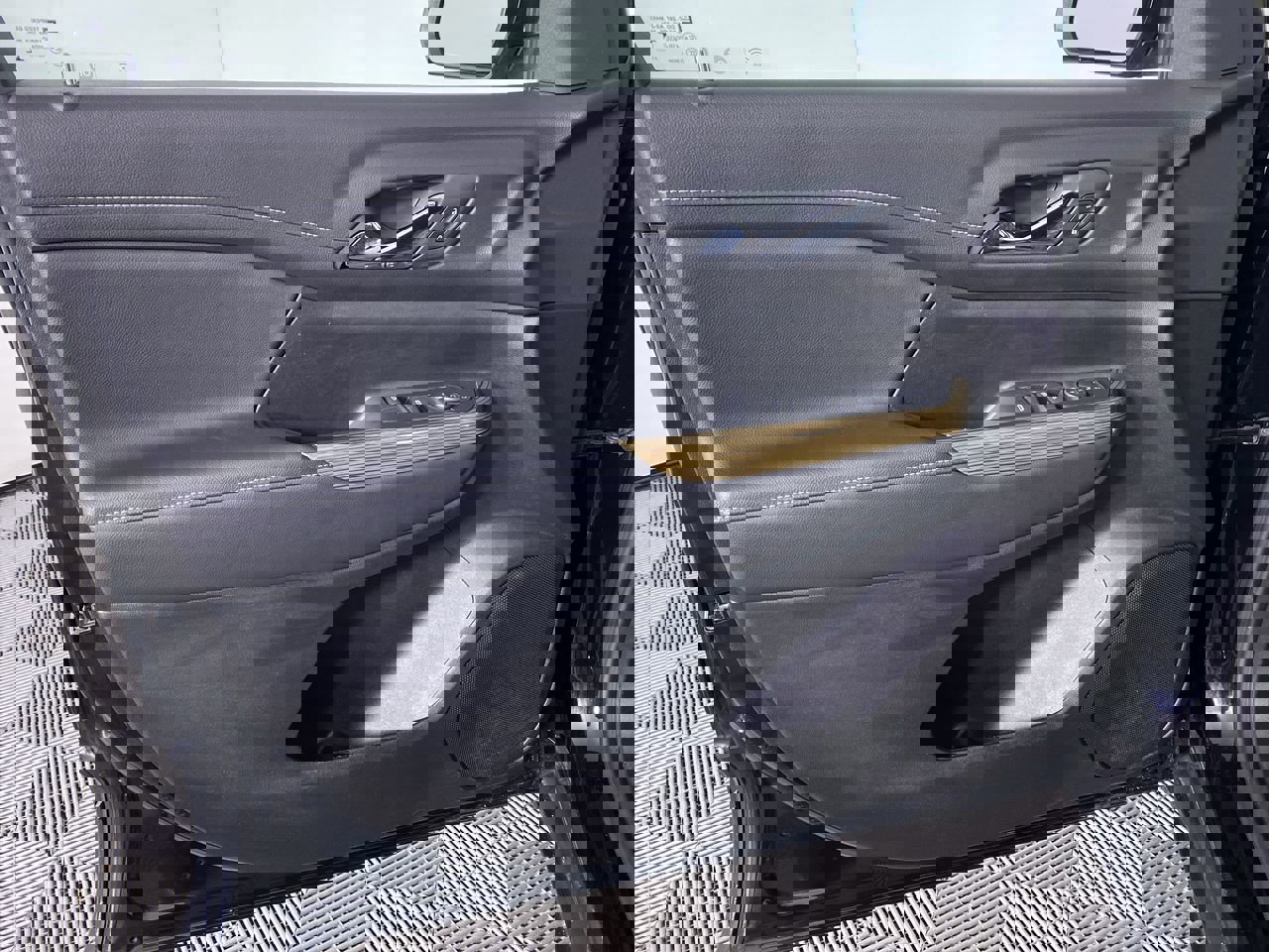 Certified 2023 GMC Acadia SLE image 11