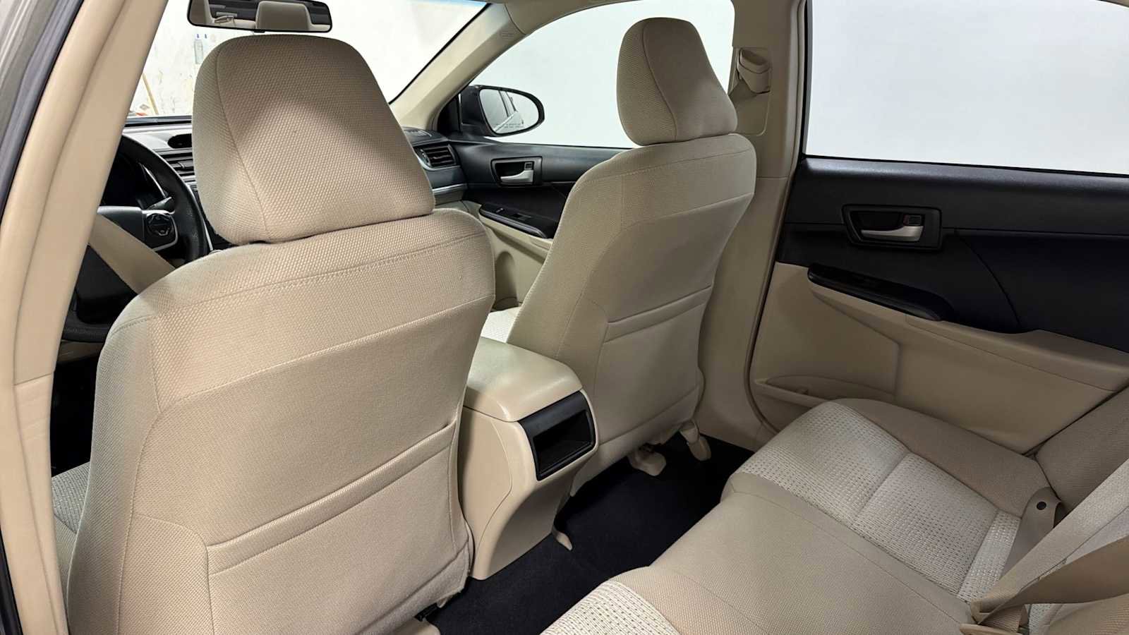 Used 2014 Toyota Camry LE FWD image 23