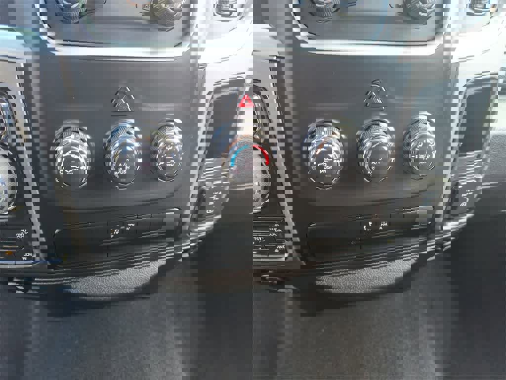 Used 2023 RAM 1500 Classic SLT image 18