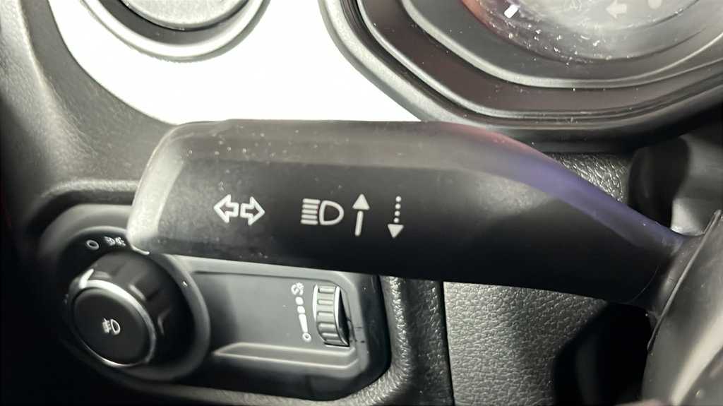 Used 2024 Jeep Wrangler Unlimited Sport AWD/4WD image 28