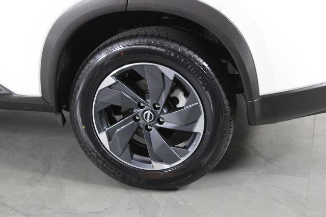 Certified 2025 Nissan Rogue SV AWD/4WD image 15