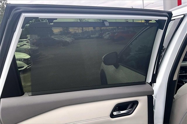 Certified 2025 Nissan Rogue SL w/ SL Premium Package image 24