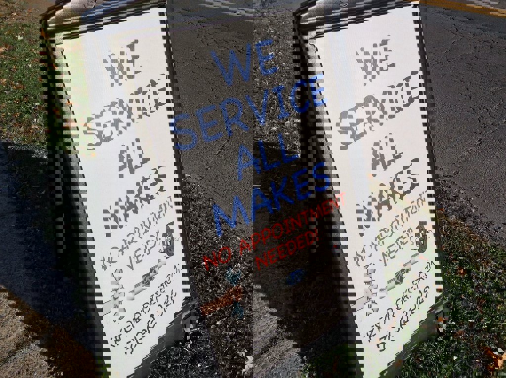 Used 2023 Nissan Murano SV image 33