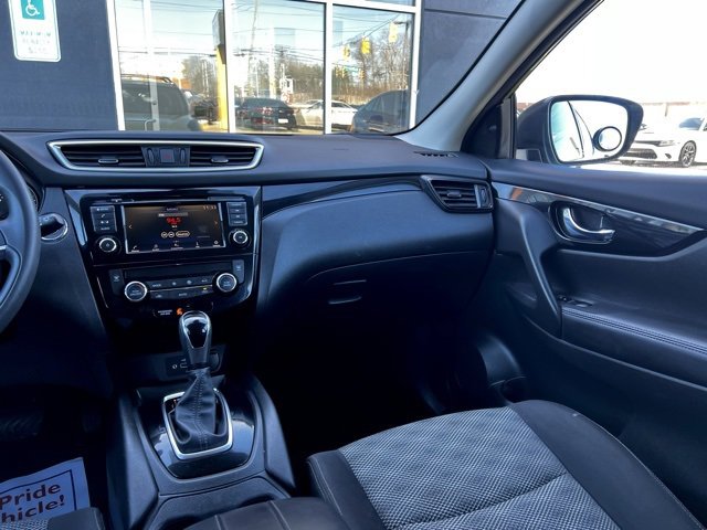 Used 2020 Nissan Rogue Sport SV image 30