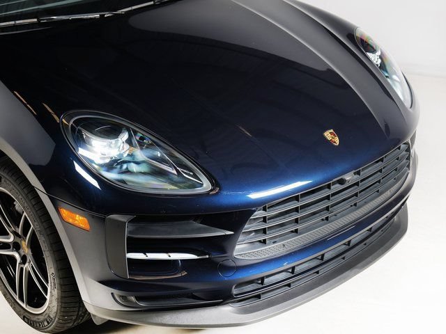 Certified 2021 Porsche Macan AWD/4WD image 33