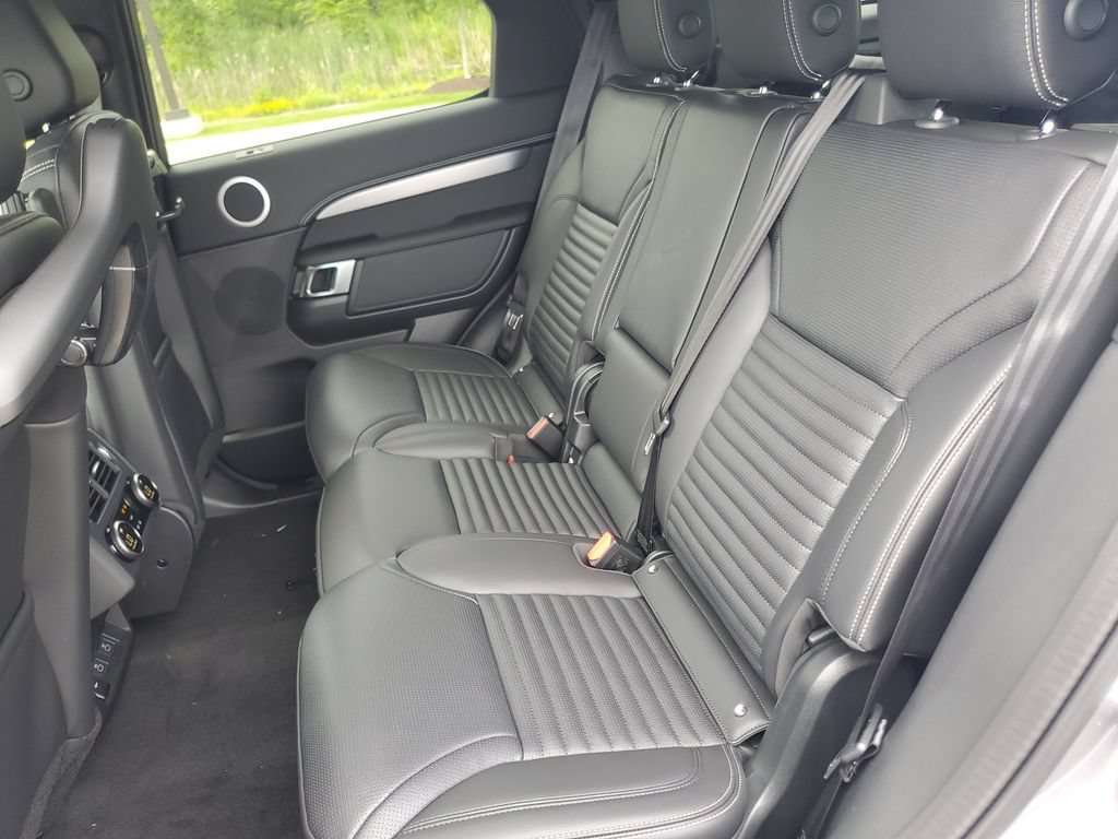 New 2026 Land Rover Discovery Limited Edition AWD/4WD image 31
