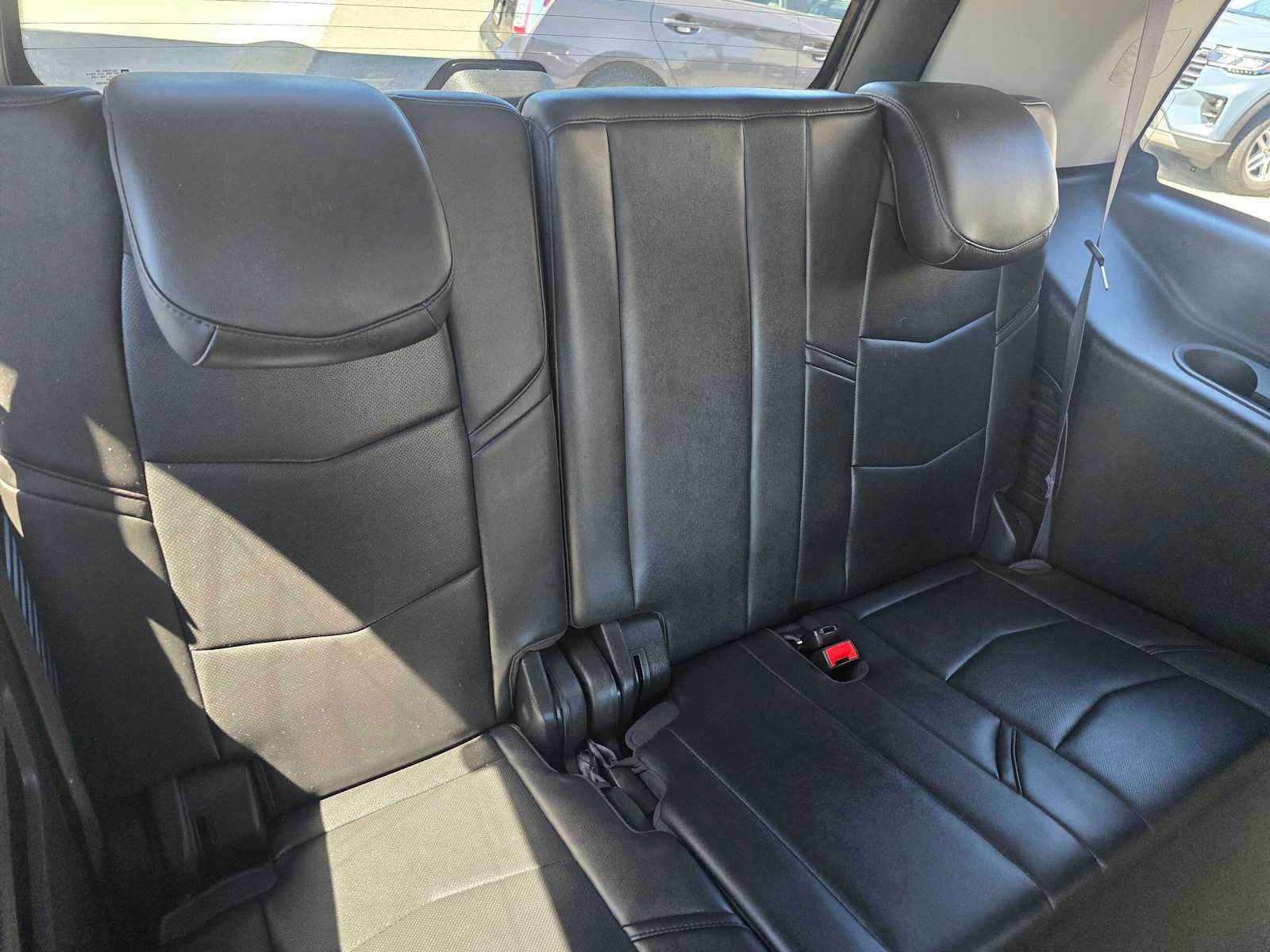 Used 2017 Cadillac Escalade Premium Luxury AWD/4WD image 13