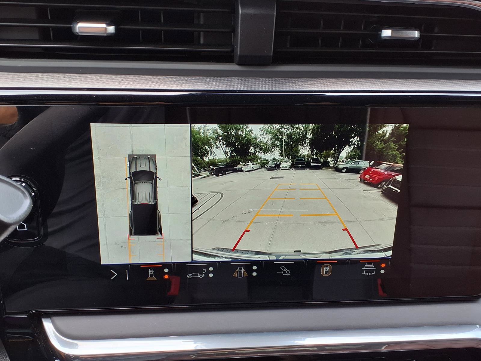 Used 2024 GMC Sierra 3500 Denali Ultimate AWD/4WD image 28