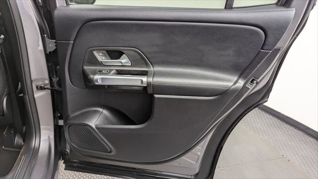 Used 2021 Mercedes-Benz GLB 250 w/ Premium Package image 19