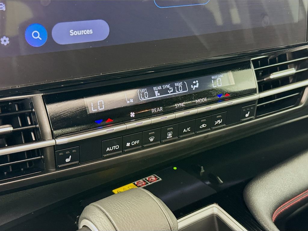 Certified 2025 Toyota Sienna XSE image 18