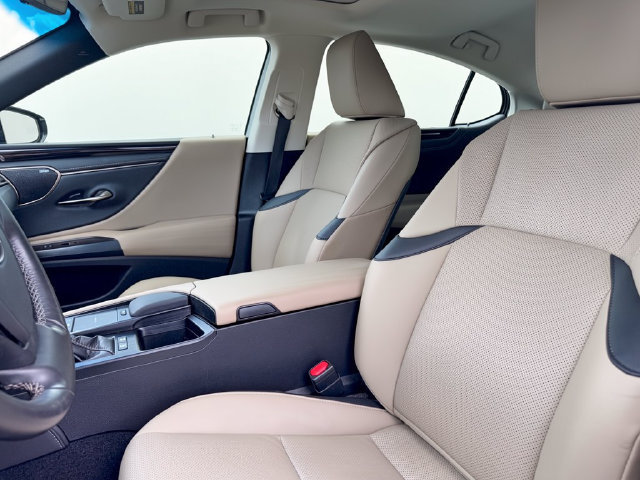 Used 2021 Lexus ES 300h w/ Premium Package FWD image 15