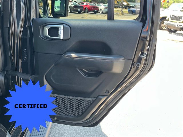 Used 2022 Jeep Wrangler Unlimited Sahara image 9