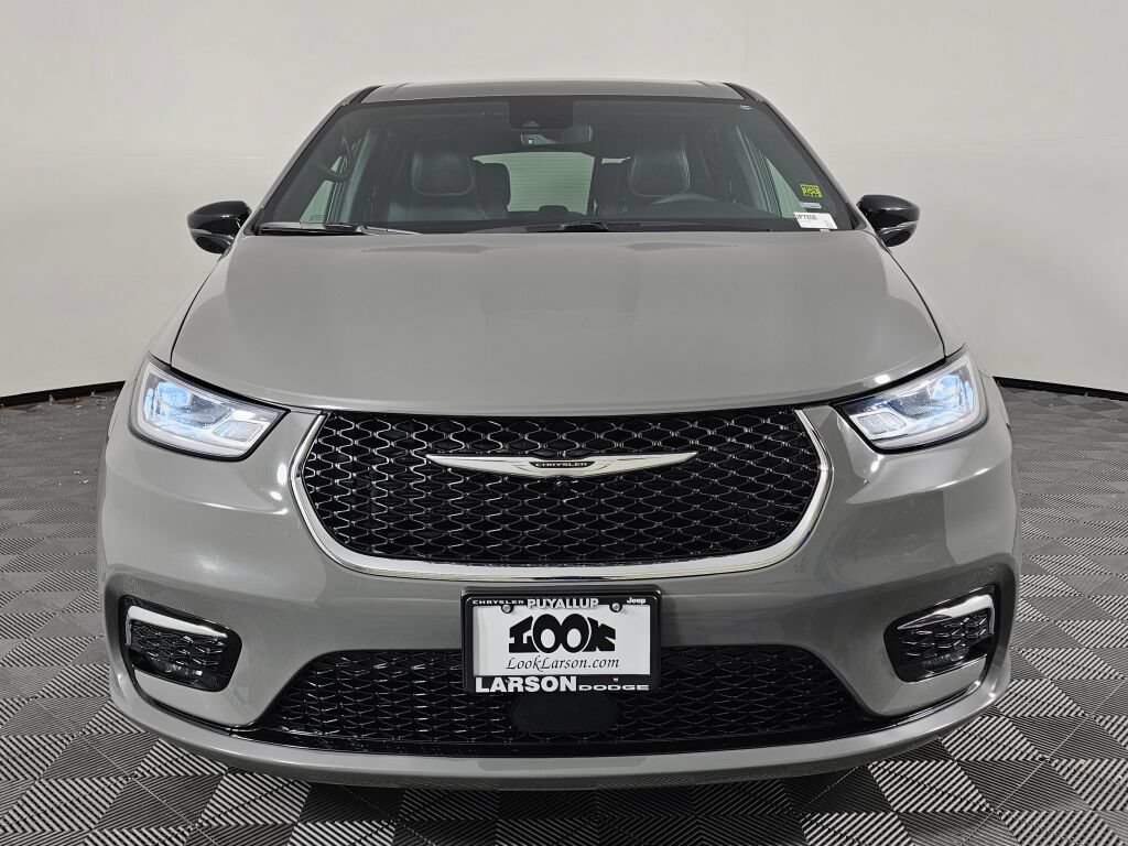 Used 2025 Chrysler Pacifica Select FWD image 8