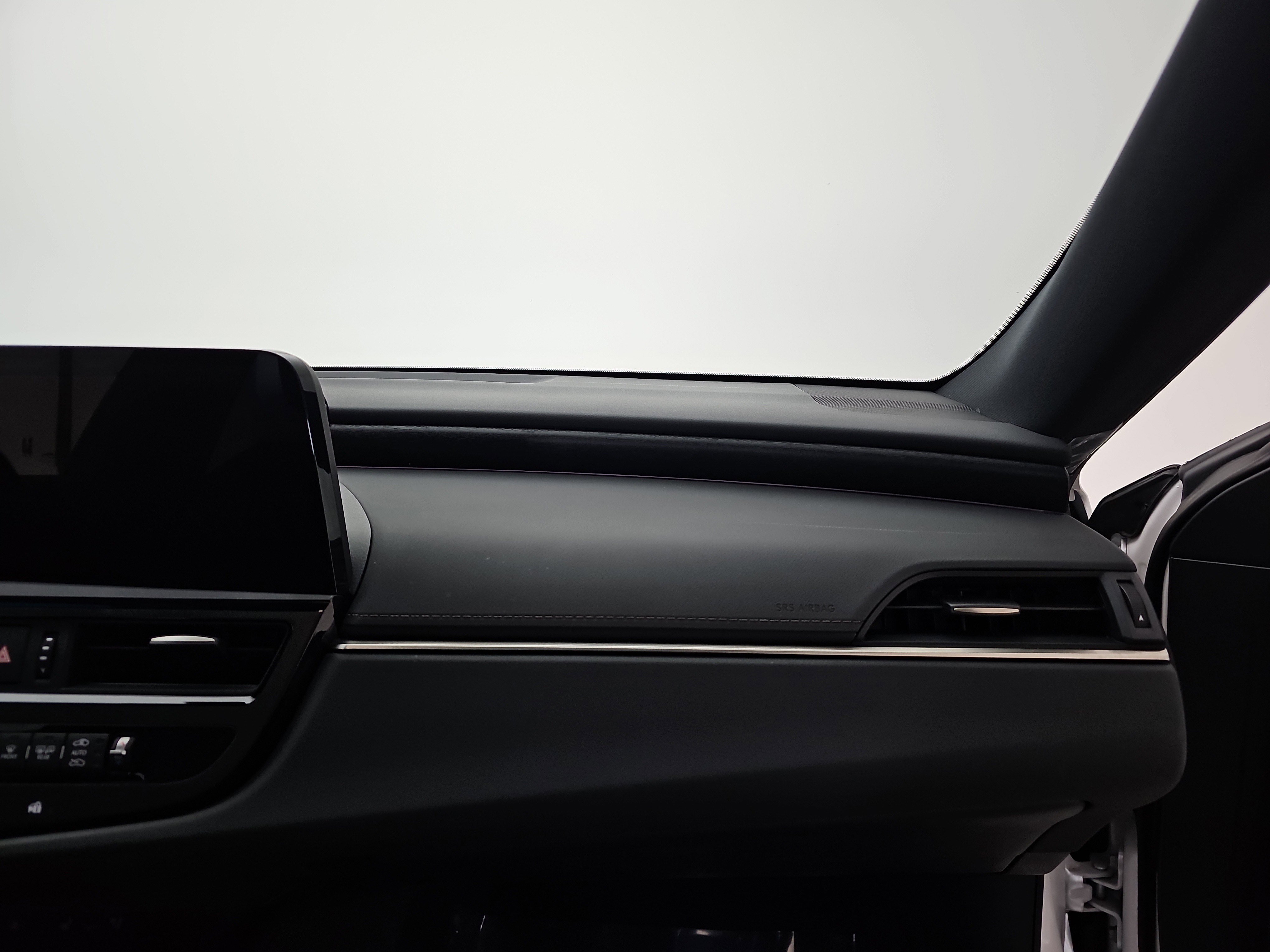 Used 2024 Lexus ES 350 Ultra Luxury w/ Accessory Package (Z1) image 15