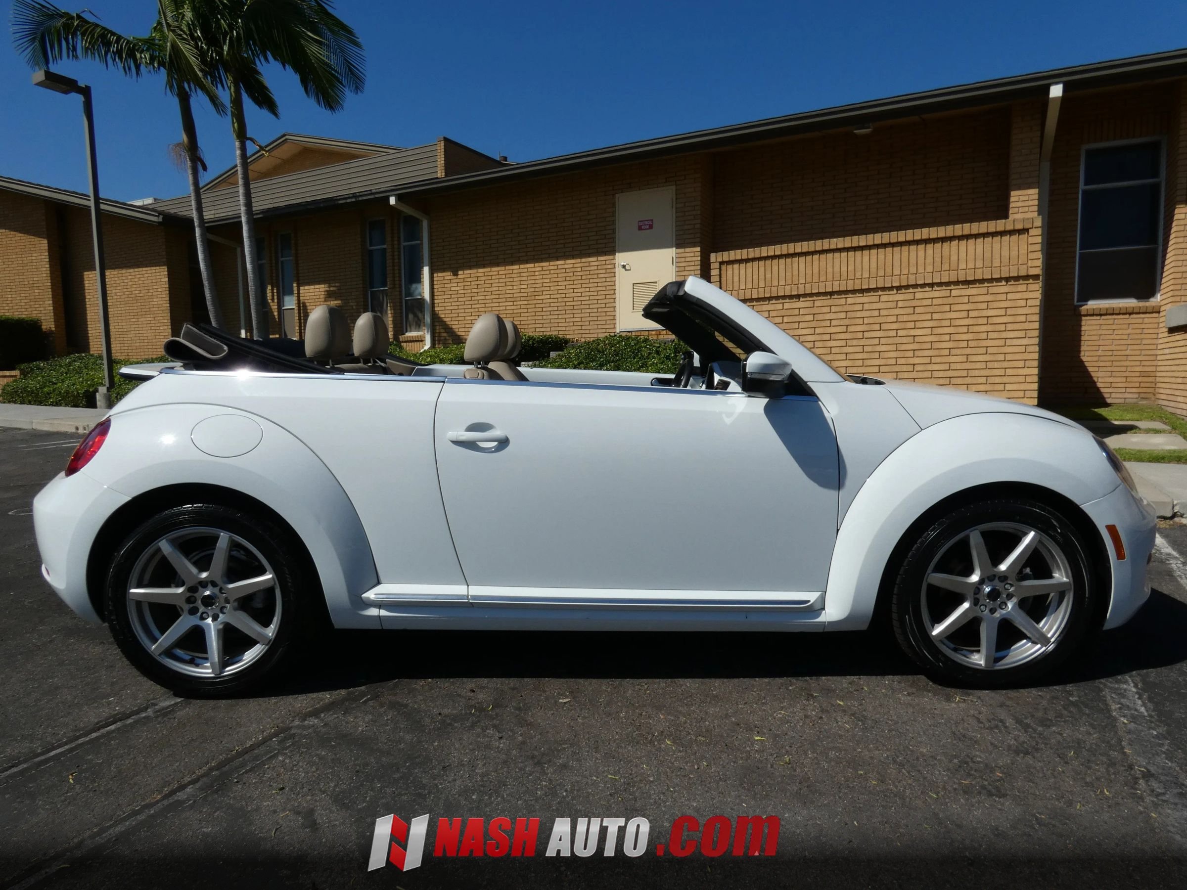 Used 2014 Volkswagen Beetle TDI FWD image 7