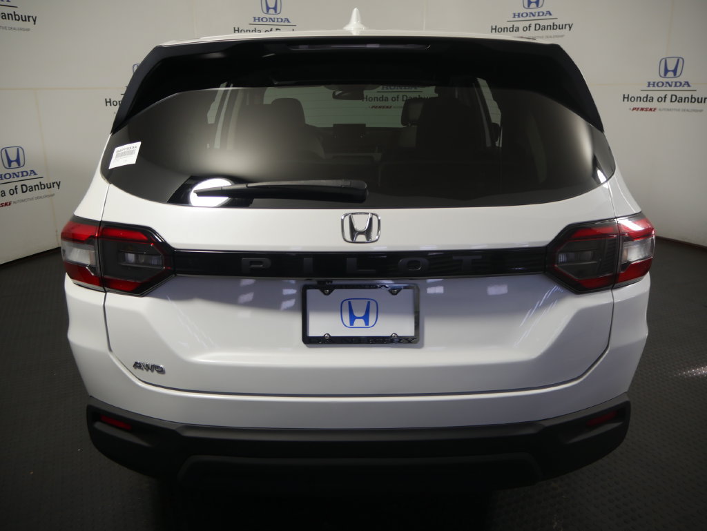 Used 2023 Honda Pilot LX image 4