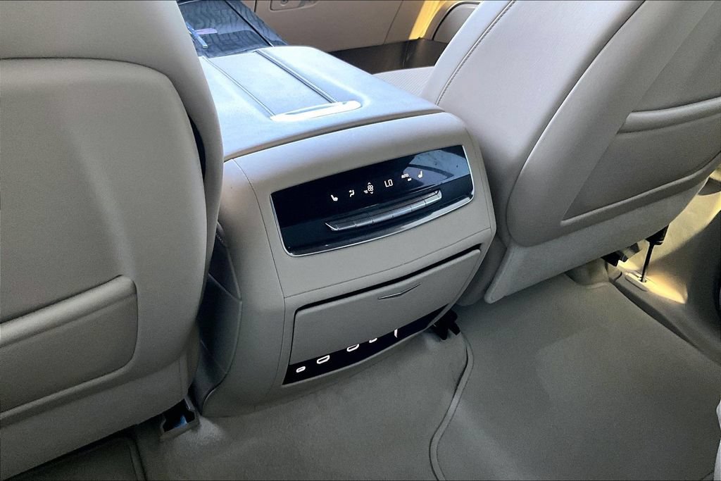 Used 2023 Cadillac Escalade ESV Premium Luxury AWD/4WD image 24