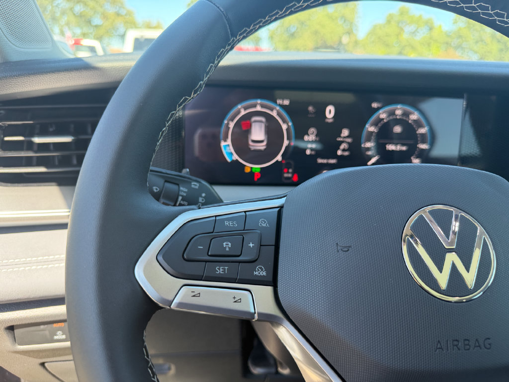 New 2026 Volkswagen Tiguan SE AWD/4WD image 17