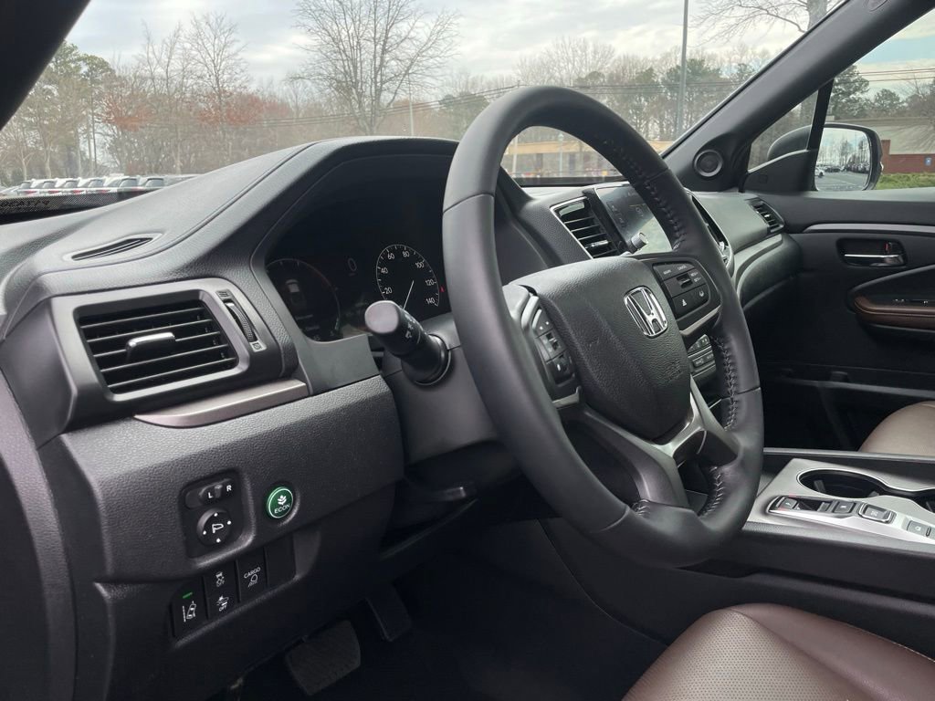 Certified 2025 Honda Ridgeline RTL image 28
