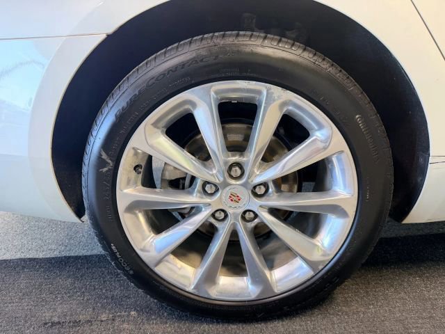 Used 2013 Cadillac XTS Premium image 18