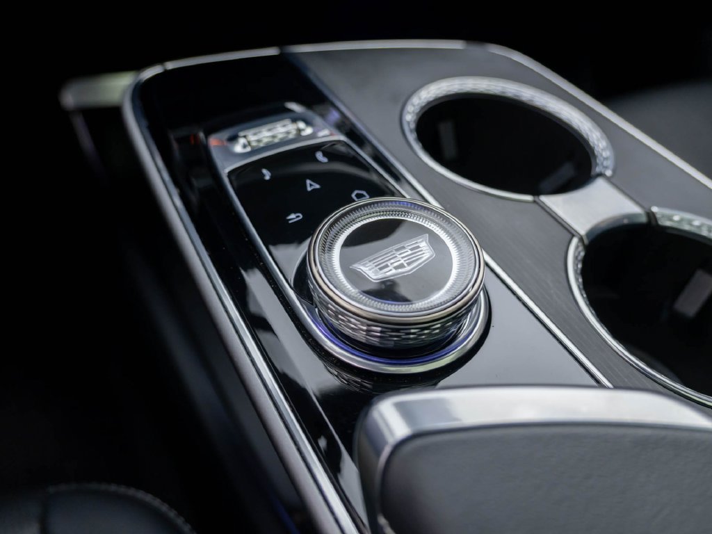 Used 2024 Cadillac Lyriq Sport AWD/4WD image 21