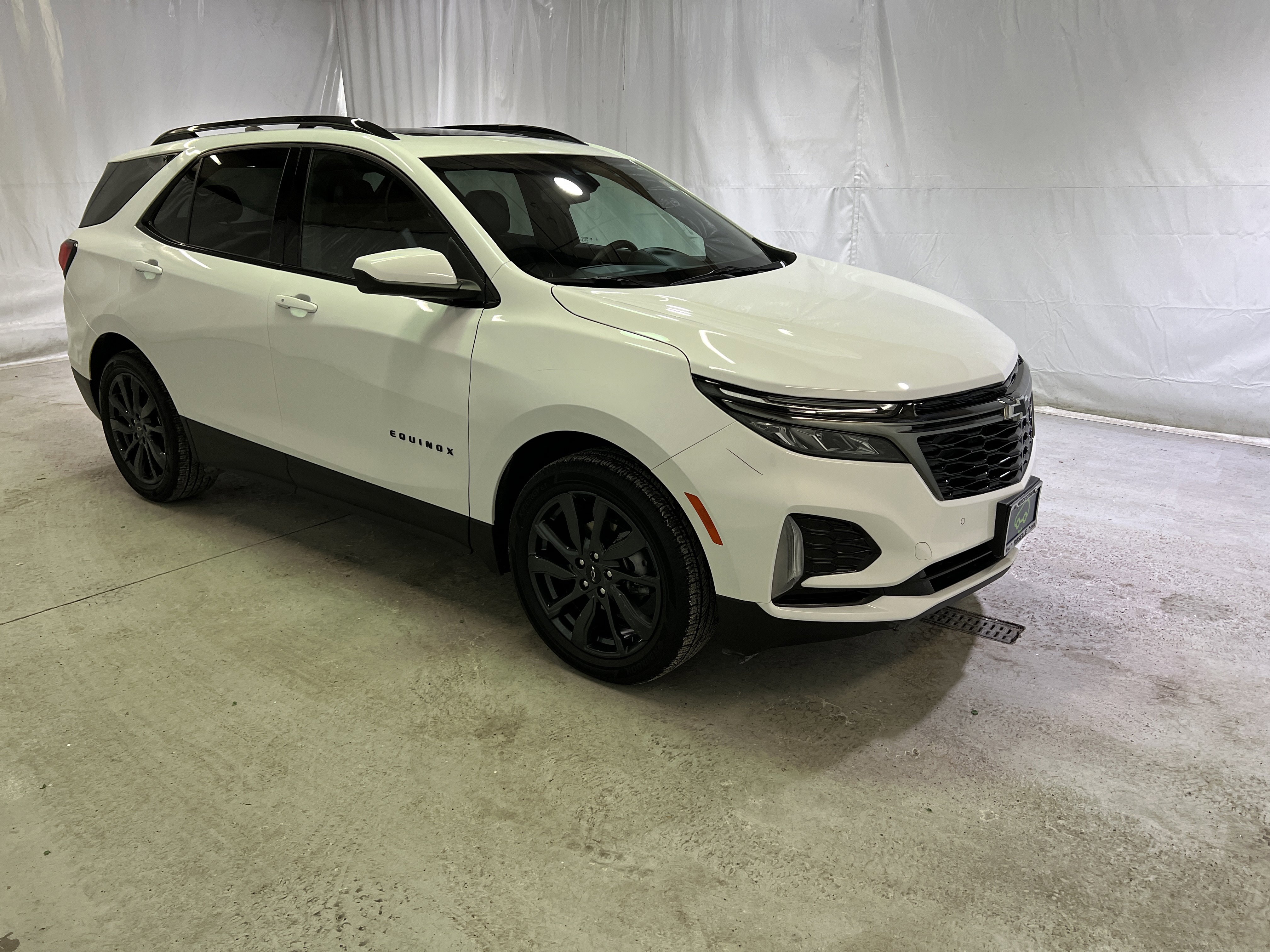 Certified 2023 Chevrolet Equinox RS image 2