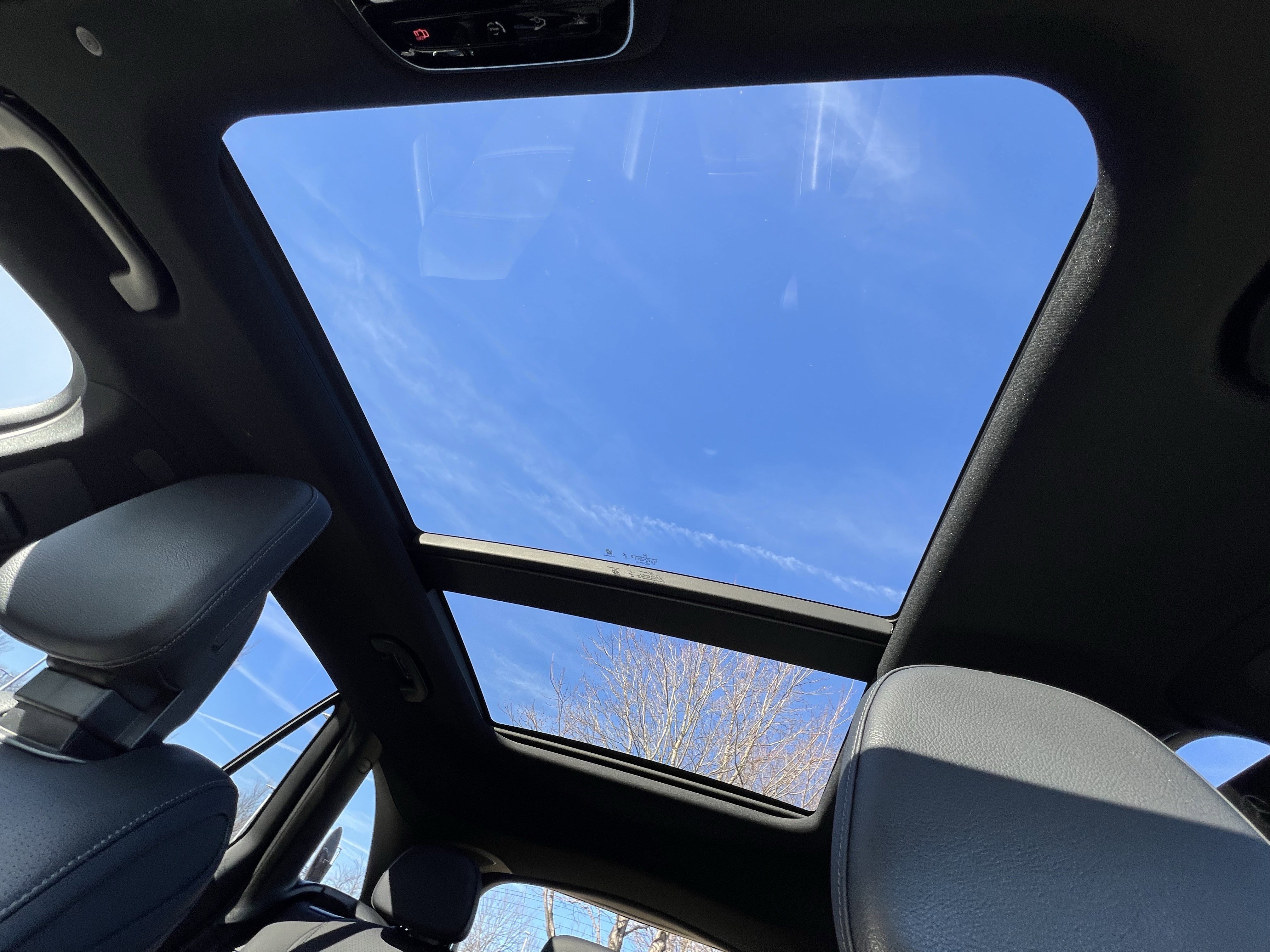 Used 2024 Mercedes-Benz GLC 300 4MATIC image 28