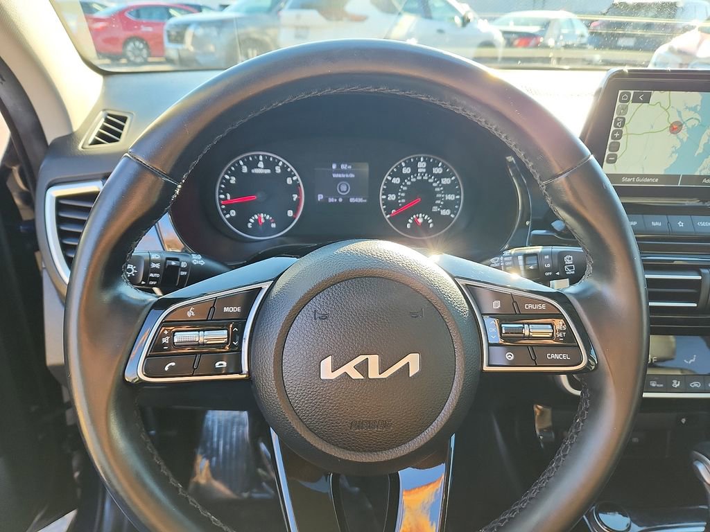 Used 2022 Kia Seltos EX image 20