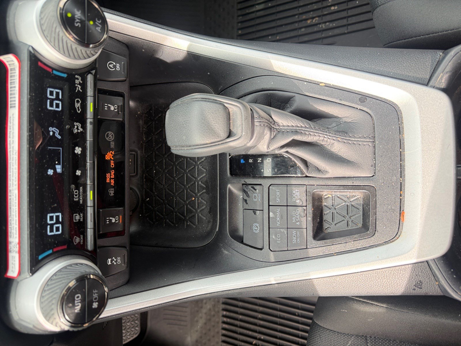 Certified 2025 Toyota RAV4 XLE w/ Weather Package AWD/4WD image 15