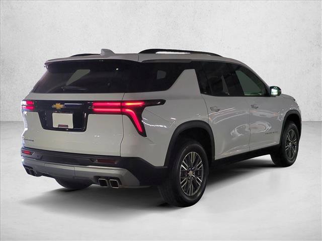 Used 2025 Chevrolet Traverse LT w/ Driver Confidence Package FWD image 5