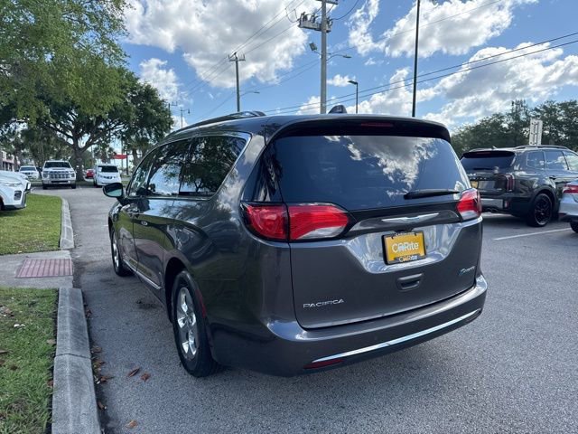 Used 2018 Chrysler Pacifica Touring-L FWD image 5