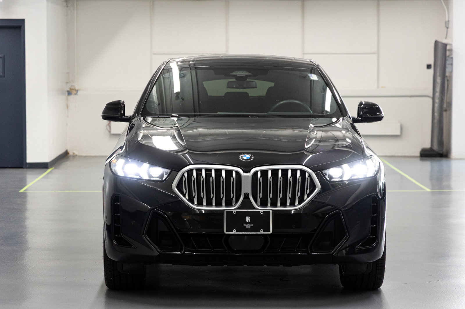 Used 2026 BMW X6 xDrive40i w/ Climate Comfort Package AWD/4WD image 7