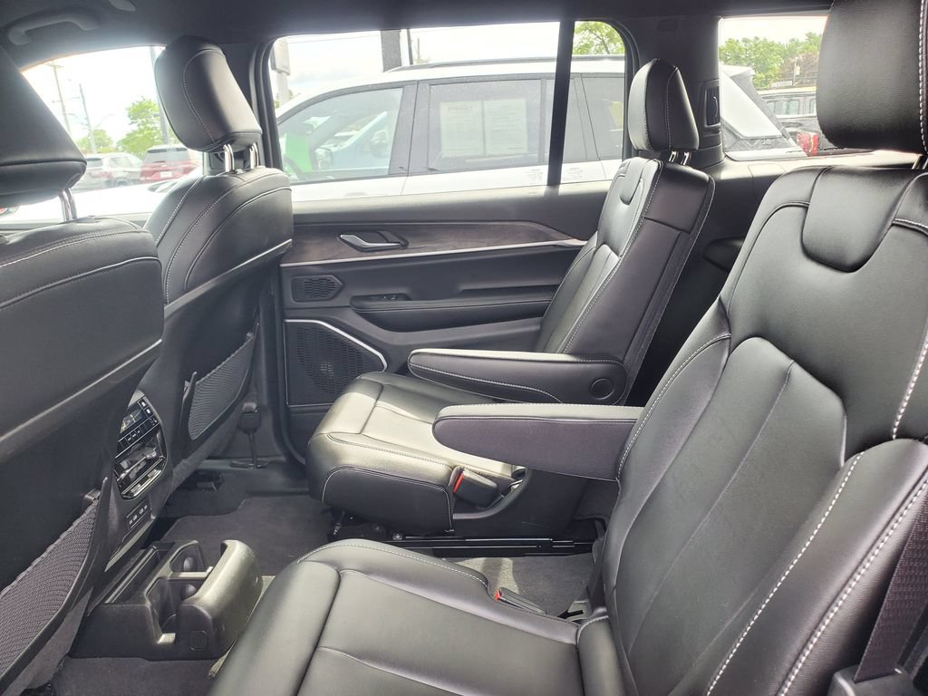 Used 2026 Jeep Grand Cherokee L Limited AWD/4WD image 28