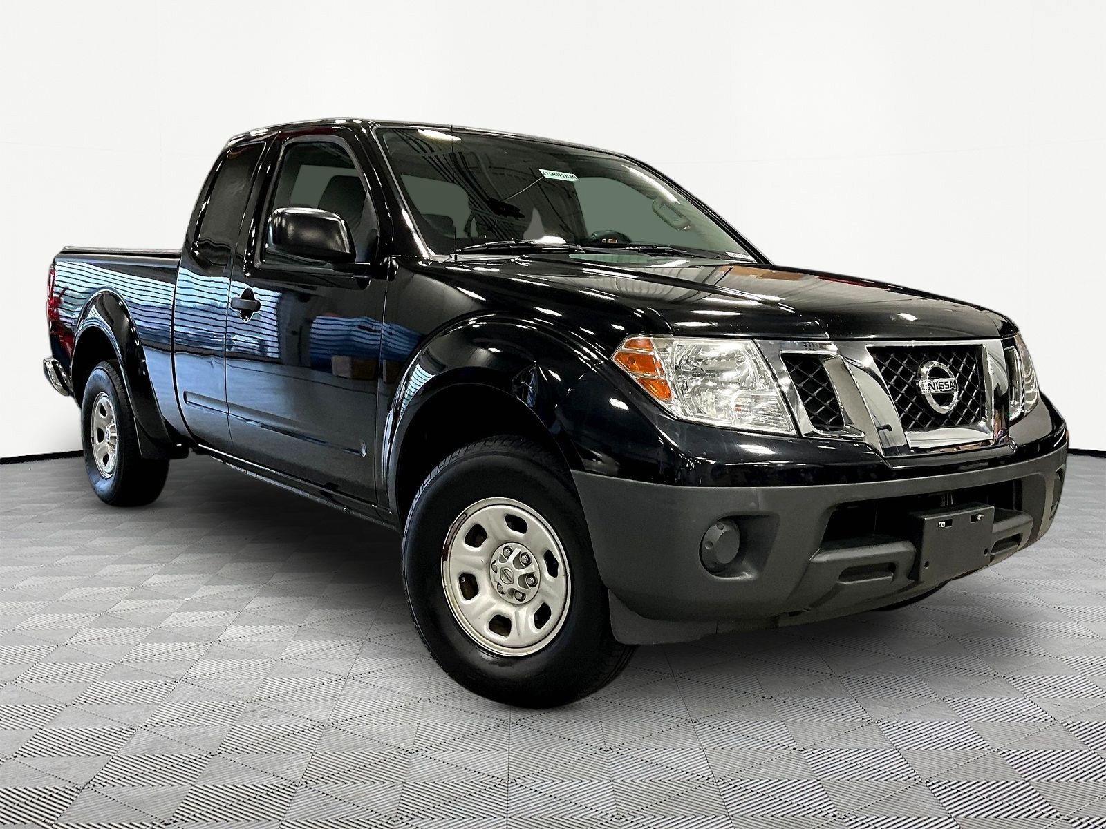 Used 2016 Nissan Frontier S RWD image 3