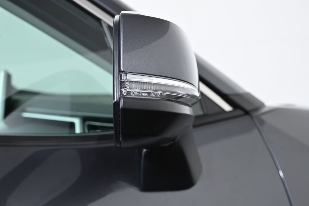 Used 2022 Toyota RAV4 Limited image 10