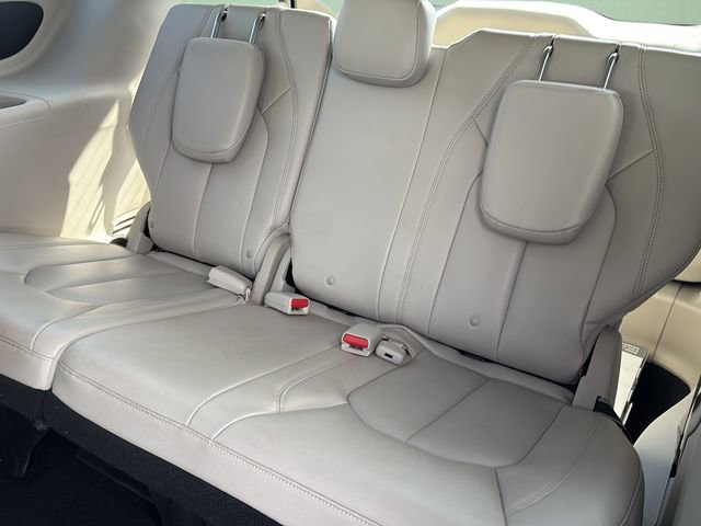 Certified 2017 Chrysler Pacifica Touring-L image 23