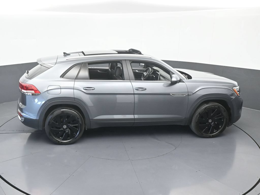 Used 2025 Volkswagen Atlas Cross Sport SE w/ Panoramic Sunroof Package FWD image 59