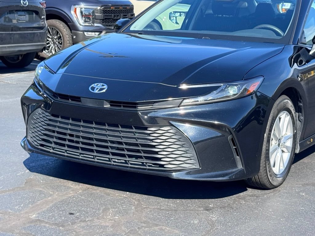 Used 2025 Toyota Camry LE FWD image 33