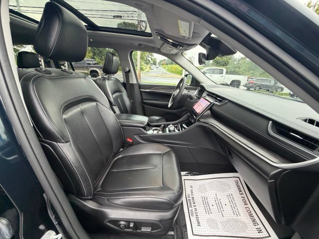 Used 2023 Jeep Grand Cherokee L Limited AWD/4WD image 39