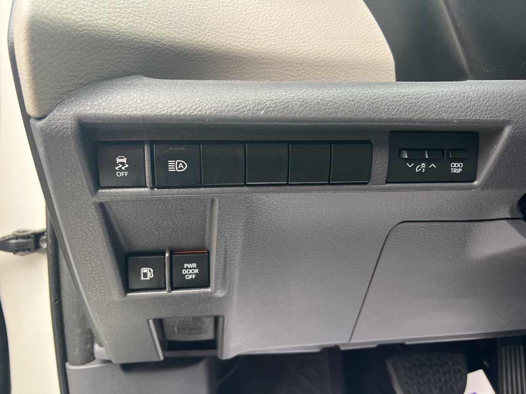 Used 2021 Toyota Sienna LE image 15