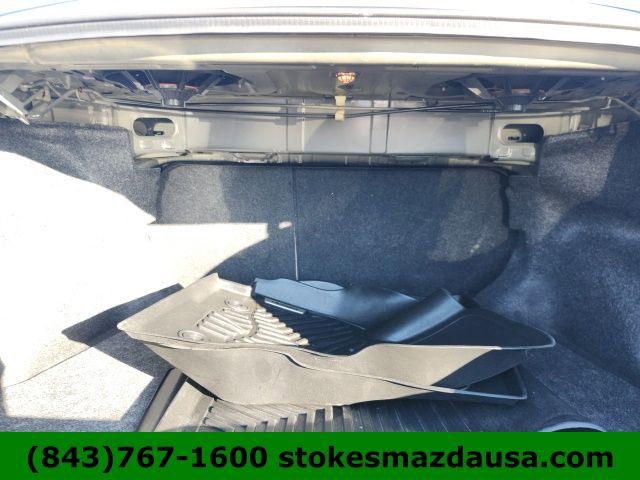 Used 2015 Toyota Corolla LE FWD image 13
