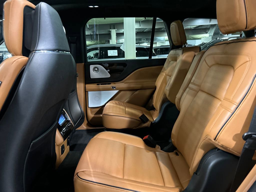 Used 2023 Lincoln Aviator Black Label w/ Dynamic Handling Package AWD/4WD image 24