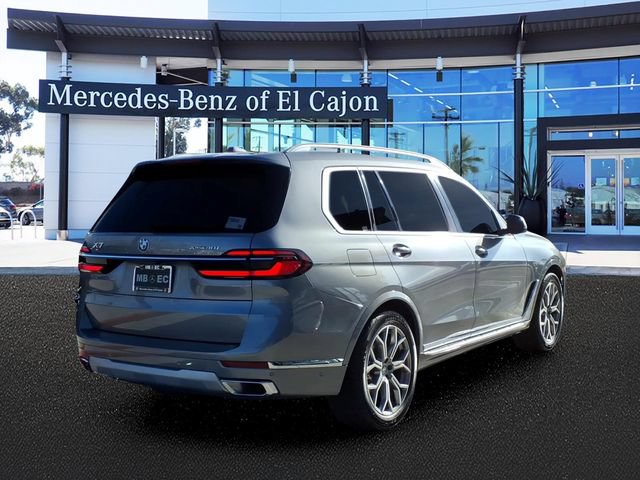 Used 2024 BMW X7 xDrive40i w/ Premium Package AWD/4WD image 3
