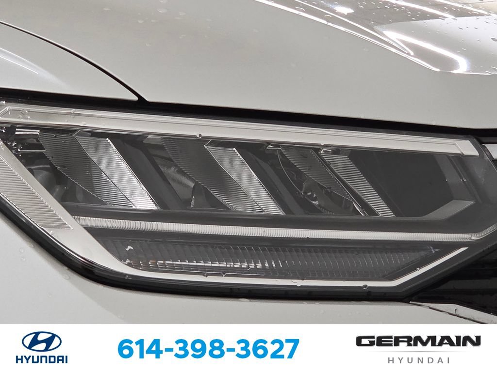 Used 2024 Volkswagen Tiguan SE R-Line FWD image 14